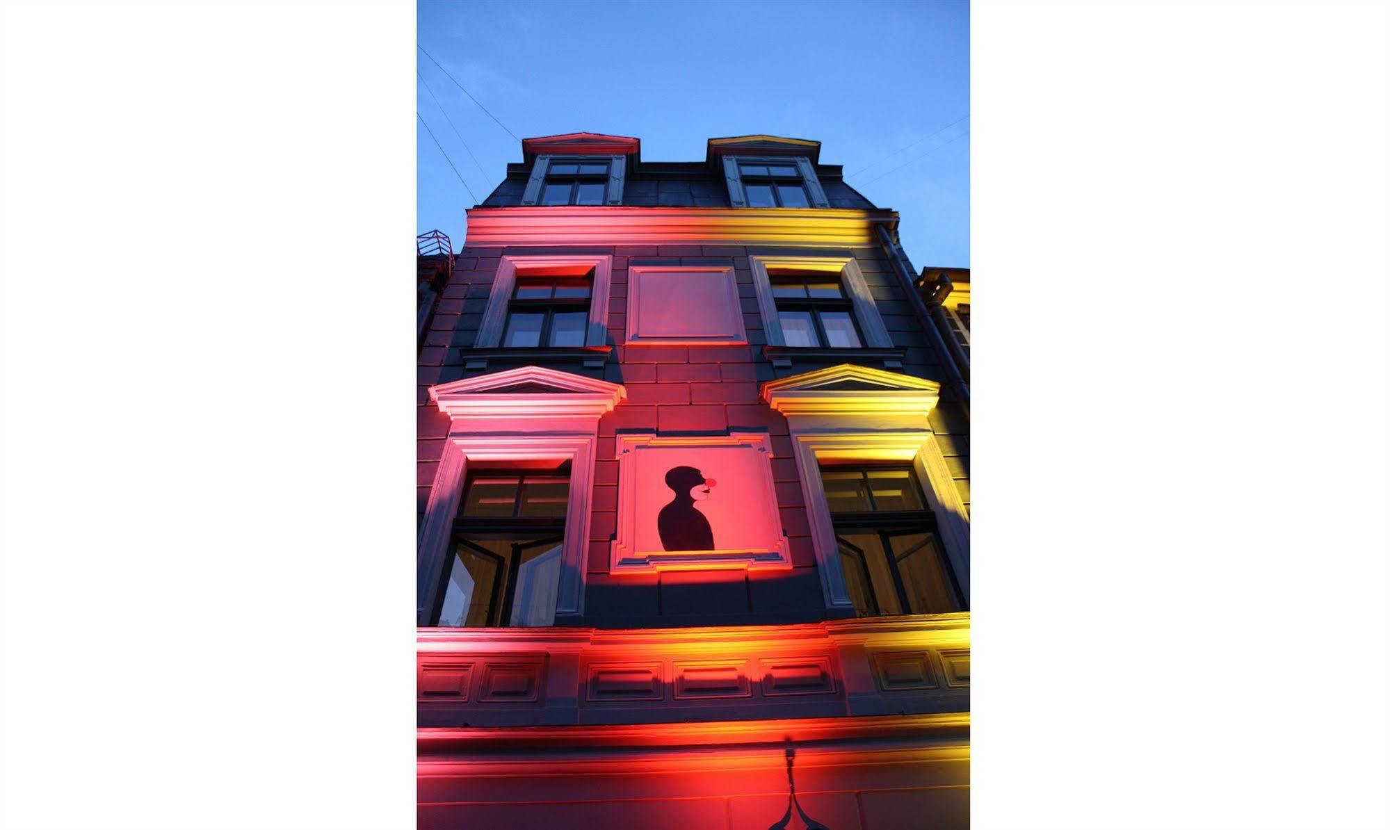 Red Nose With Self-check In Hostel