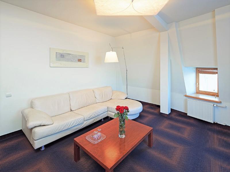 Rixwell Centra Hotel