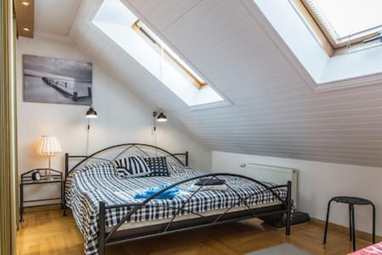 Old Romantic Loft Apartment Riga