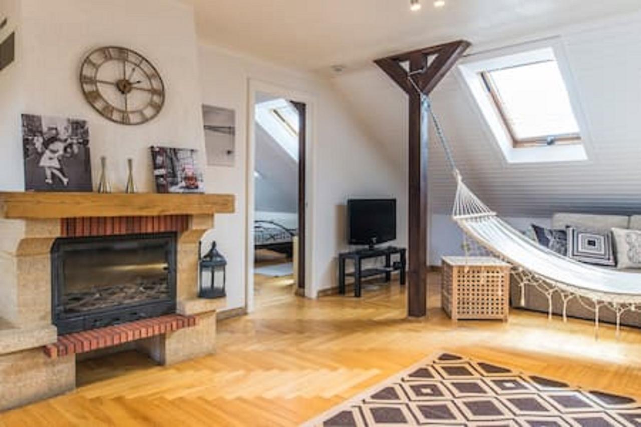 Old Romantic Loft *
