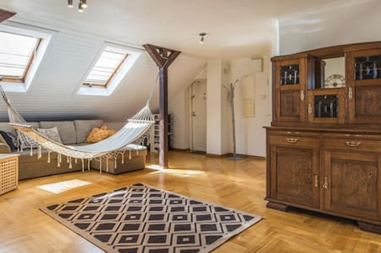 Old Romantic Loft Riga
