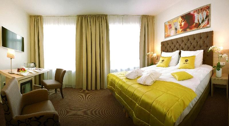 Radisson Old Town Hotel 4*