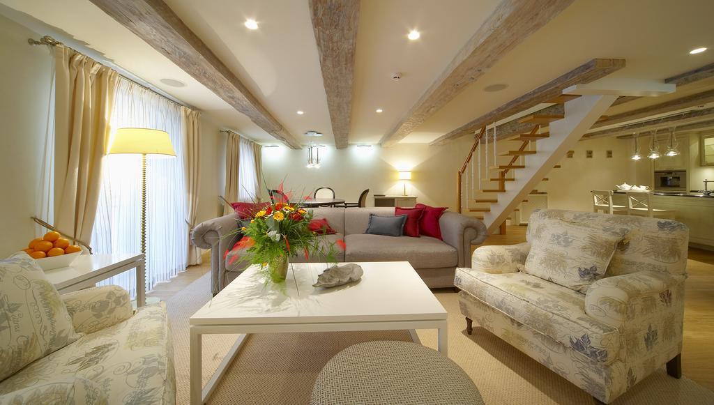Garden Palace Hotel 4*
