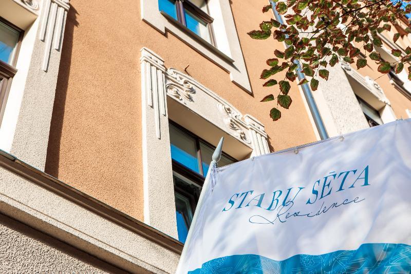 Stabu Seta Aparthotel 3*