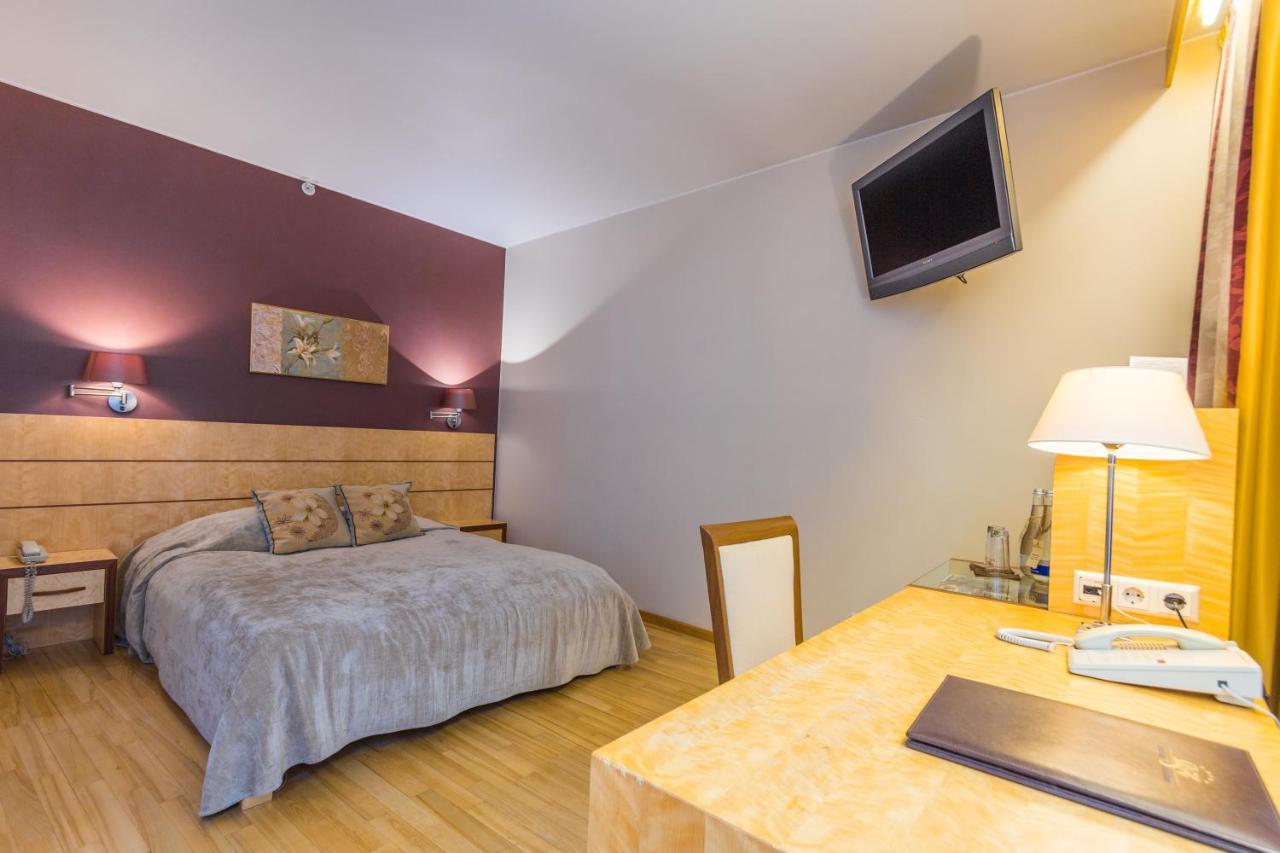 Royal Square & 5* Riga