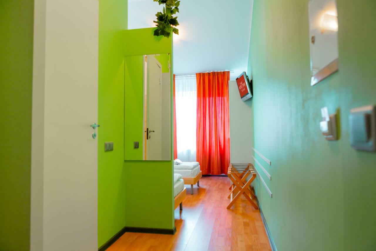 Tomo Free Parking Hotel