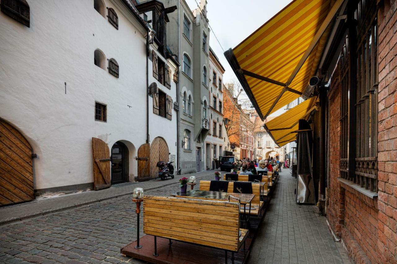 Old Aldaru Street 2 Level With Terrace
