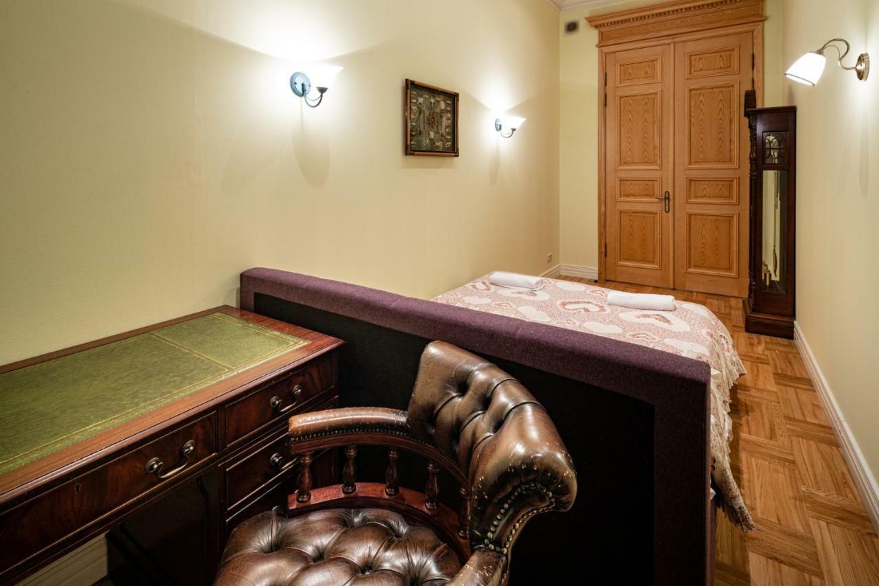Apartment Old 2 Bedroom Vecpilsetas Street Riga