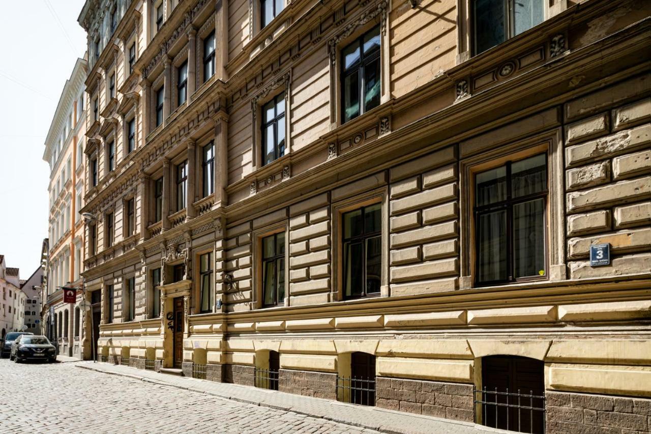 Old 2 Bedroom Vecpilsetas Street Apartment