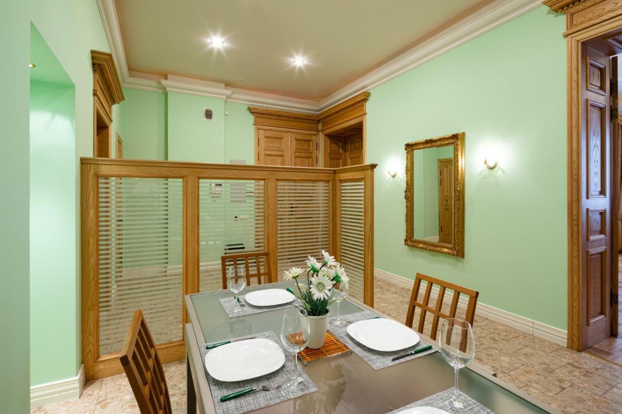 Old 2 Bedroom Vecpilsetas Street * Riga
