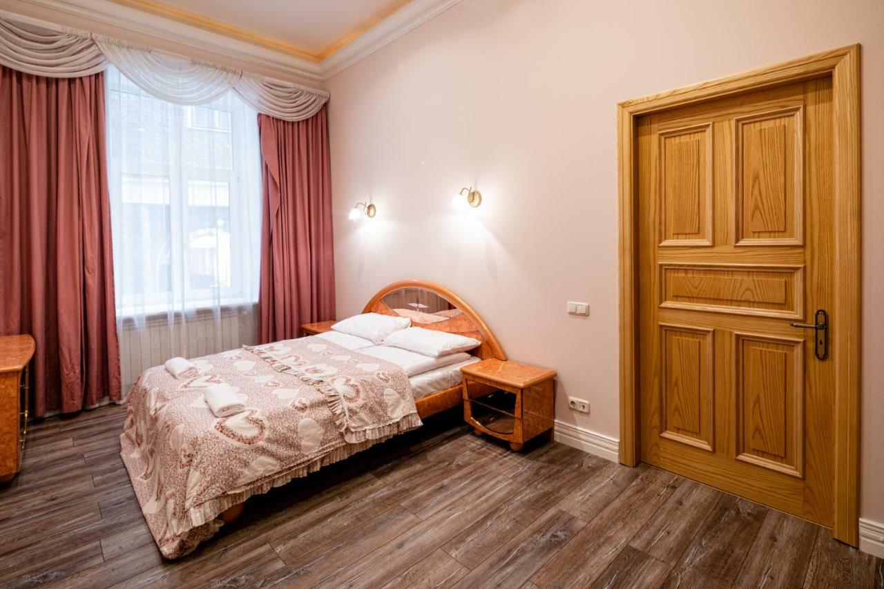 Old 2 Bedroom Vecpilsetas Street Apartment