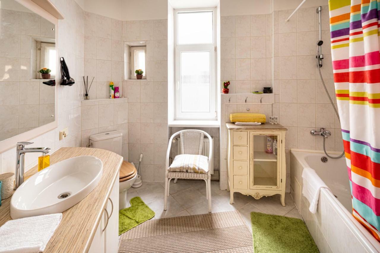 Old Vagnera Quiet Apartment *