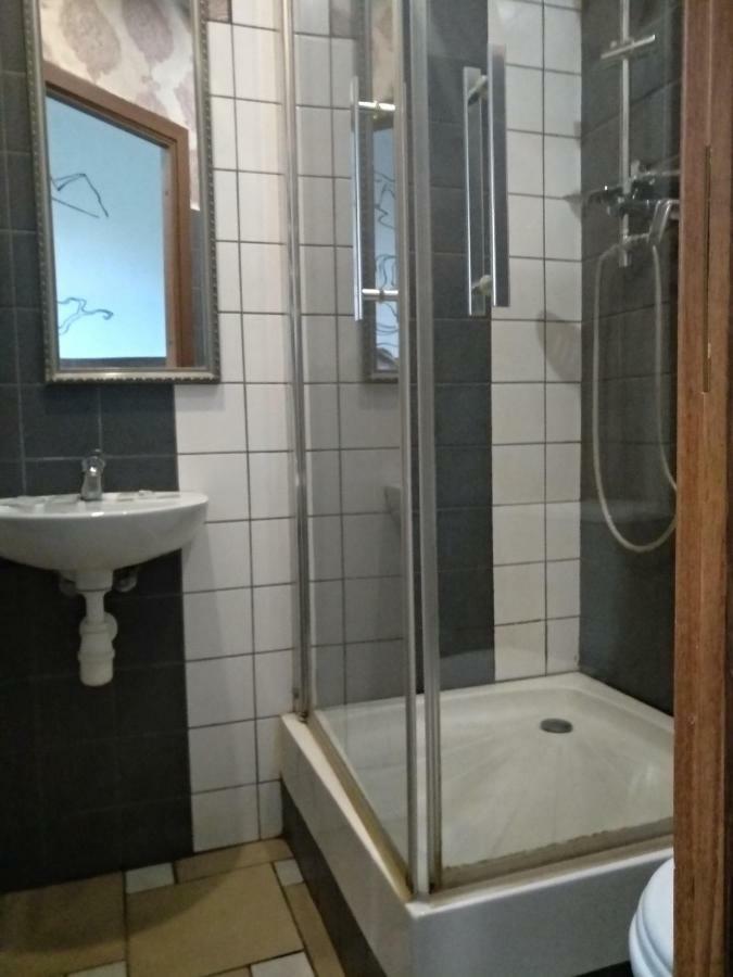 Atrium 2*