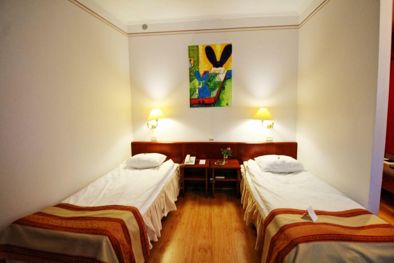 Hotel Nb With Free Parking Riga