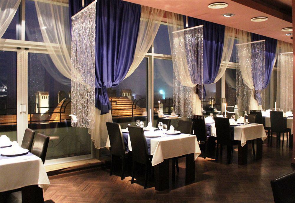 Hotel Teater 4*