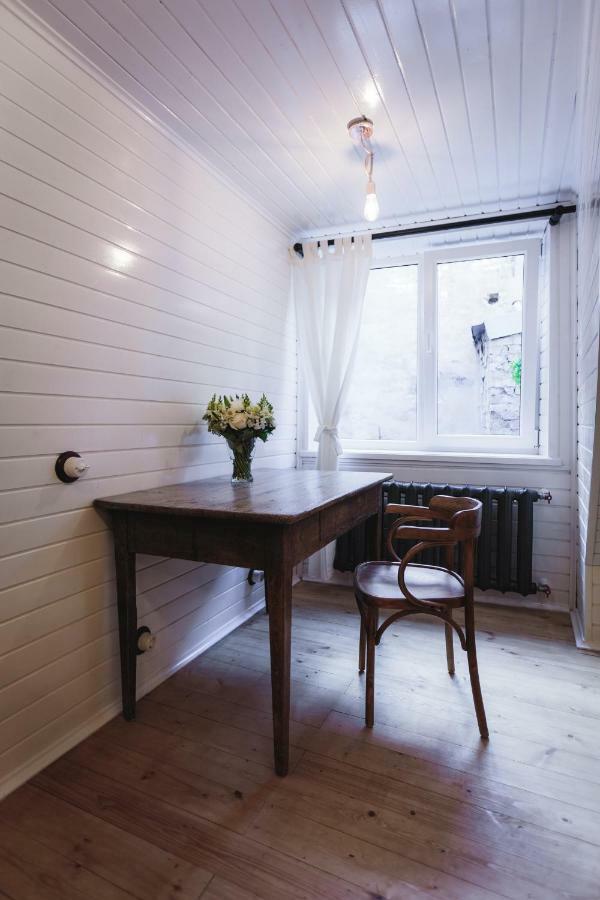 Butas Centrally Located Old Town Loft