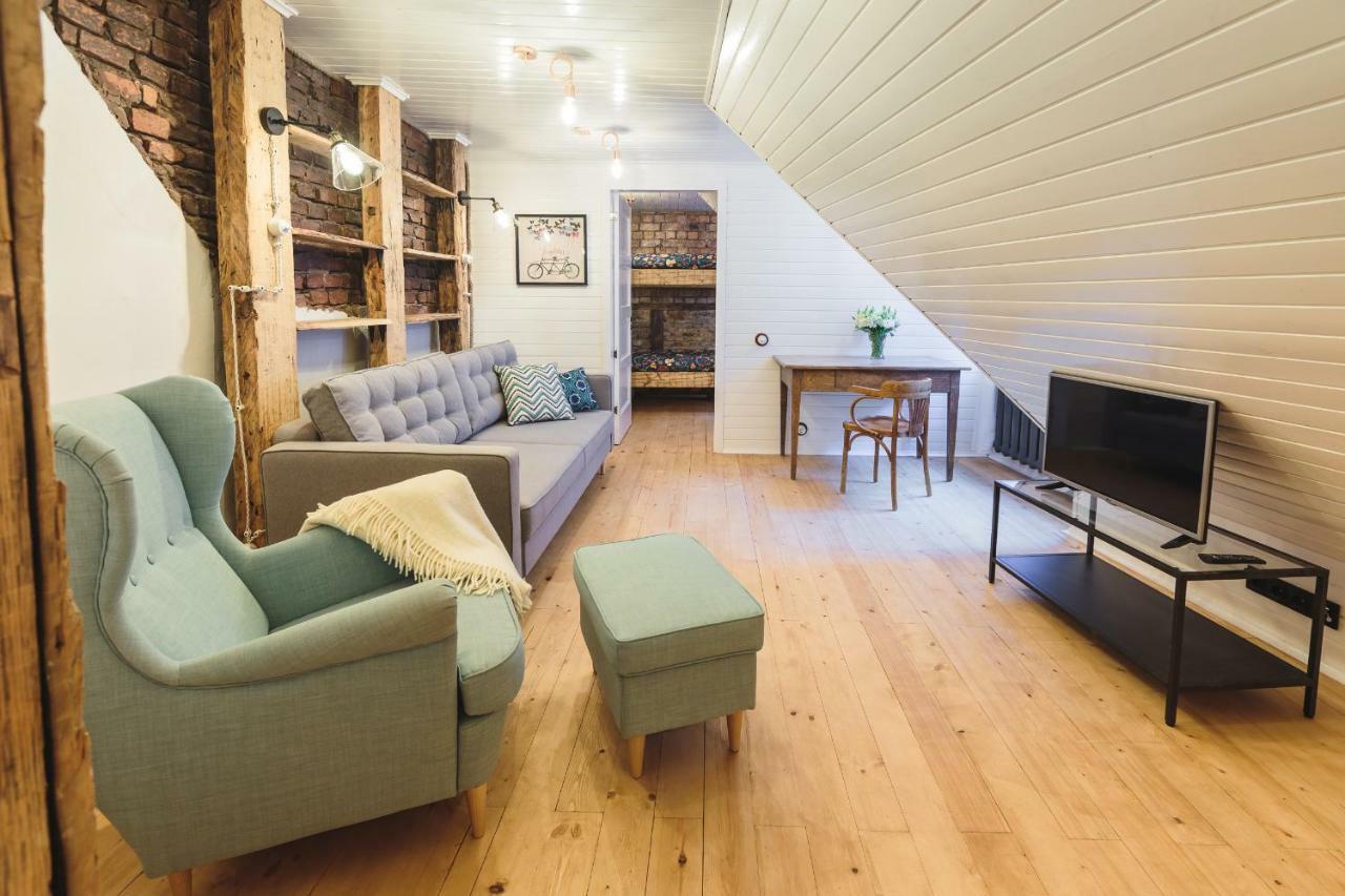 Centrally Located Old Town Loft Butas