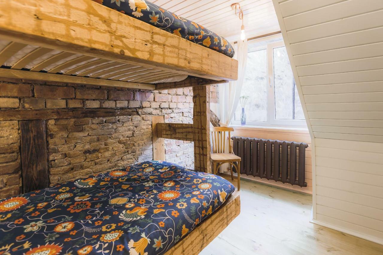 Centrally Located Old Town Loft Butas