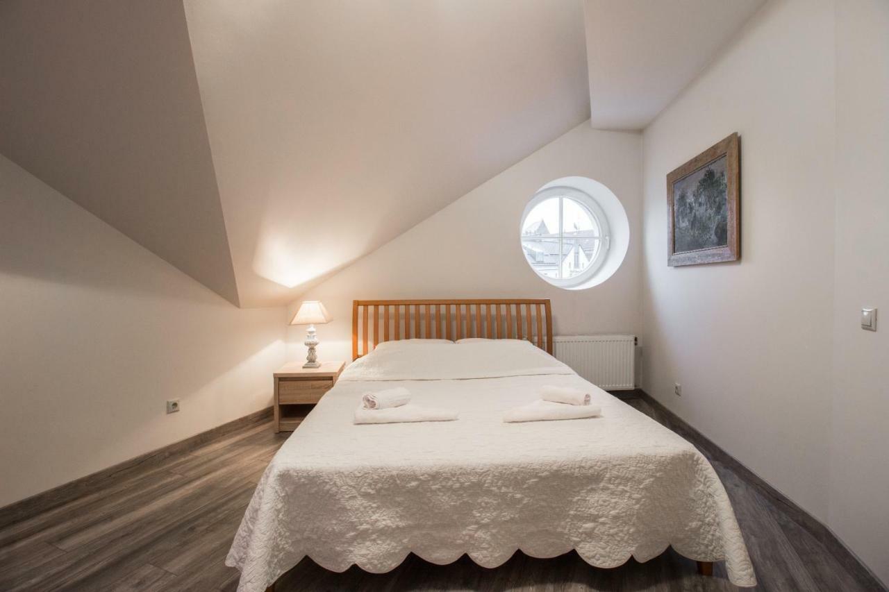 Old Dome Square Apartment