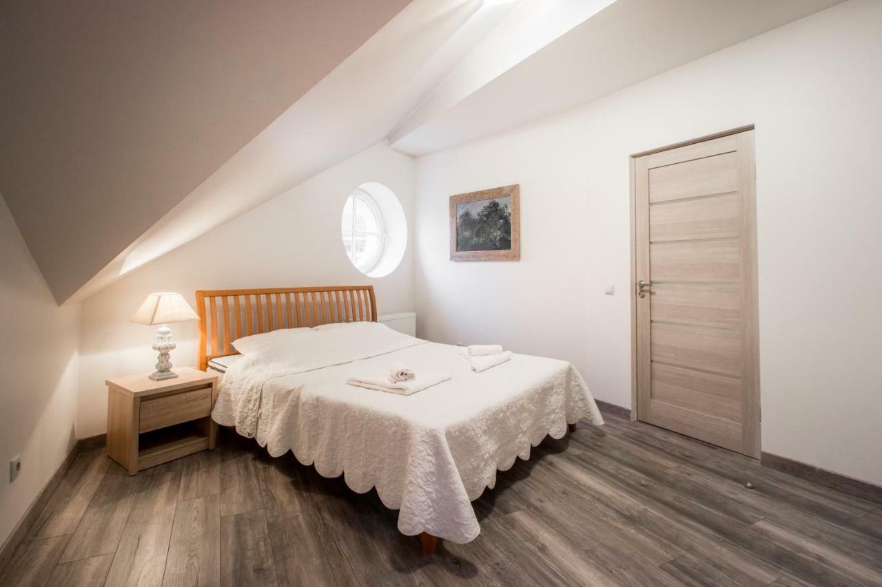 Old Dome Square Apartment