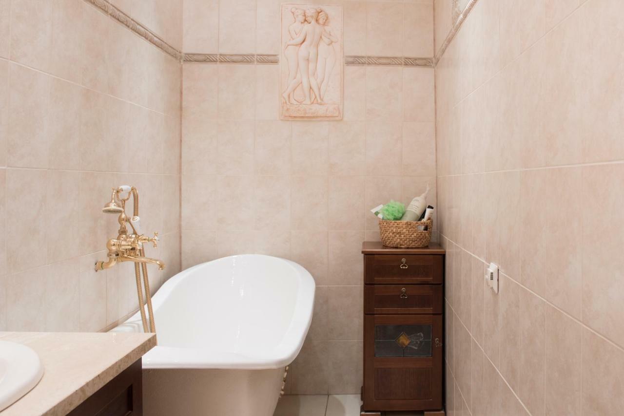 Classy In Good Neighbourhood Apartment
