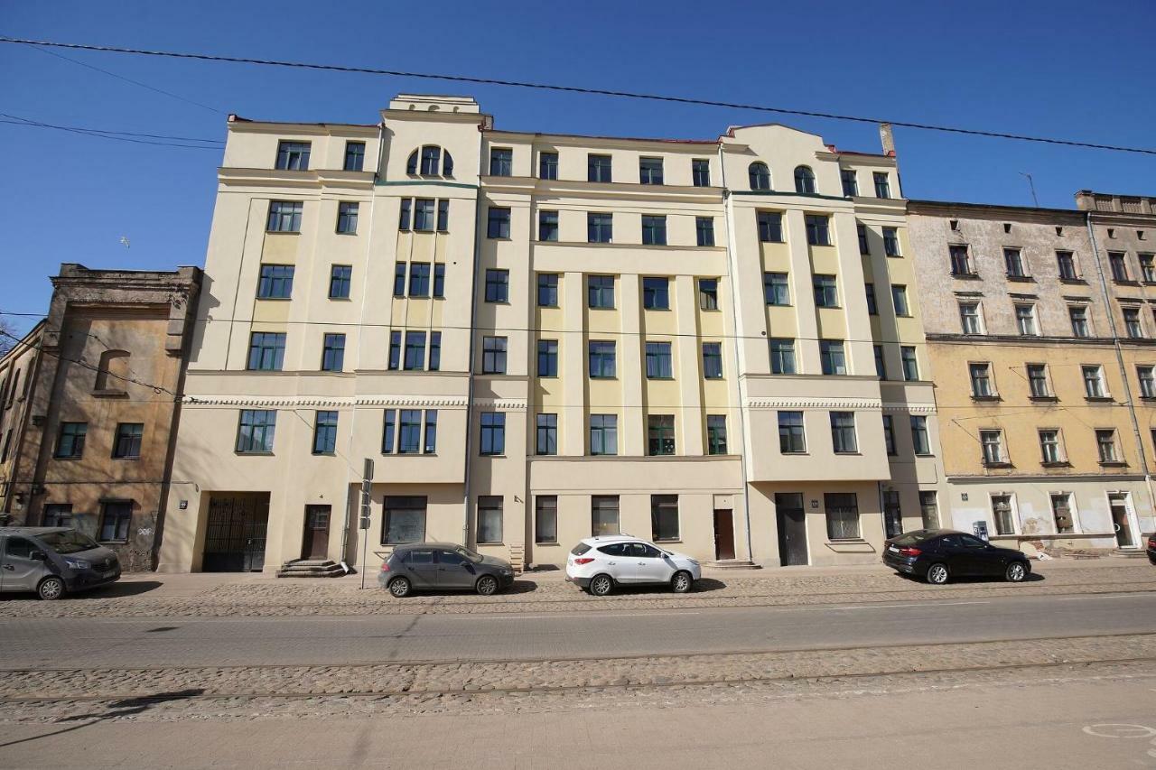 New Bohemian Crash Pad In Center Dzīvoklis *