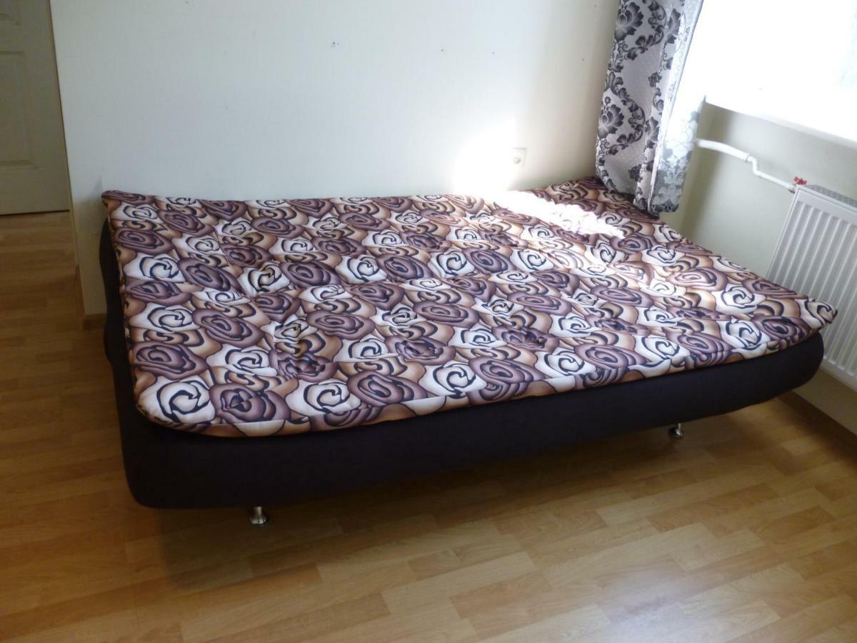 Quiet Center Arena Free Parking Apartment