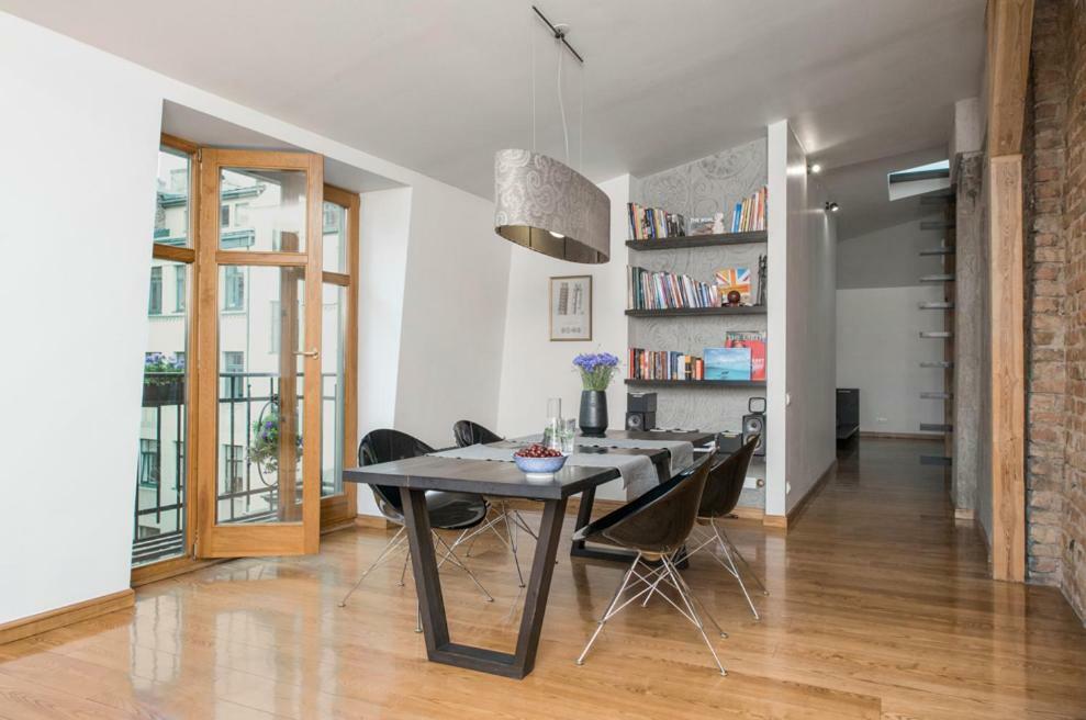 Spacious Loft In Art Nouveau Area * Riga