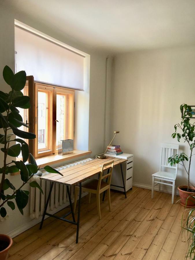 Sunrise In The Quiet Centre Apartment