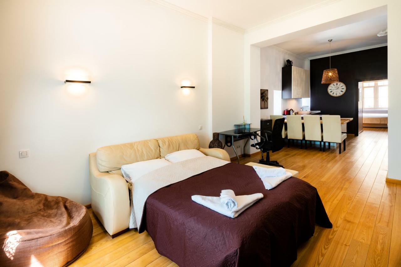 Old View Apartment *