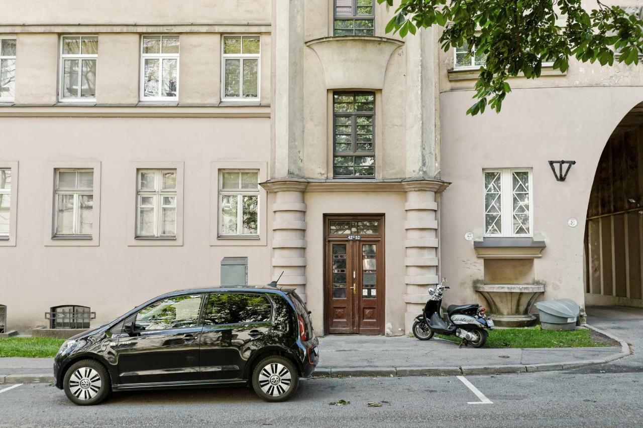 Korter Ausekla Deluxe *