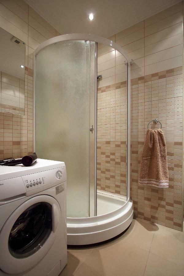 Old Town Riverside Apartment *