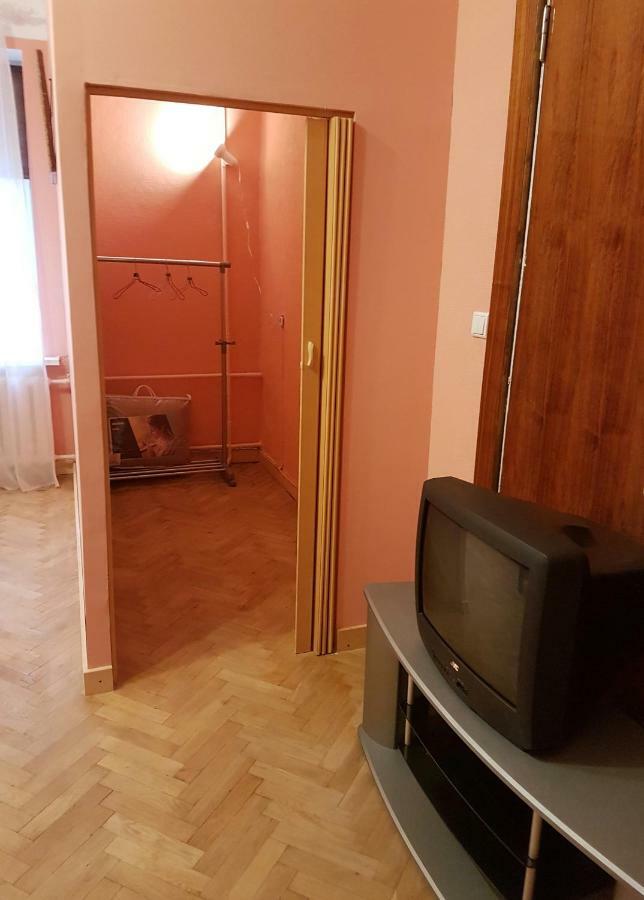 Ebu 28 Apartment