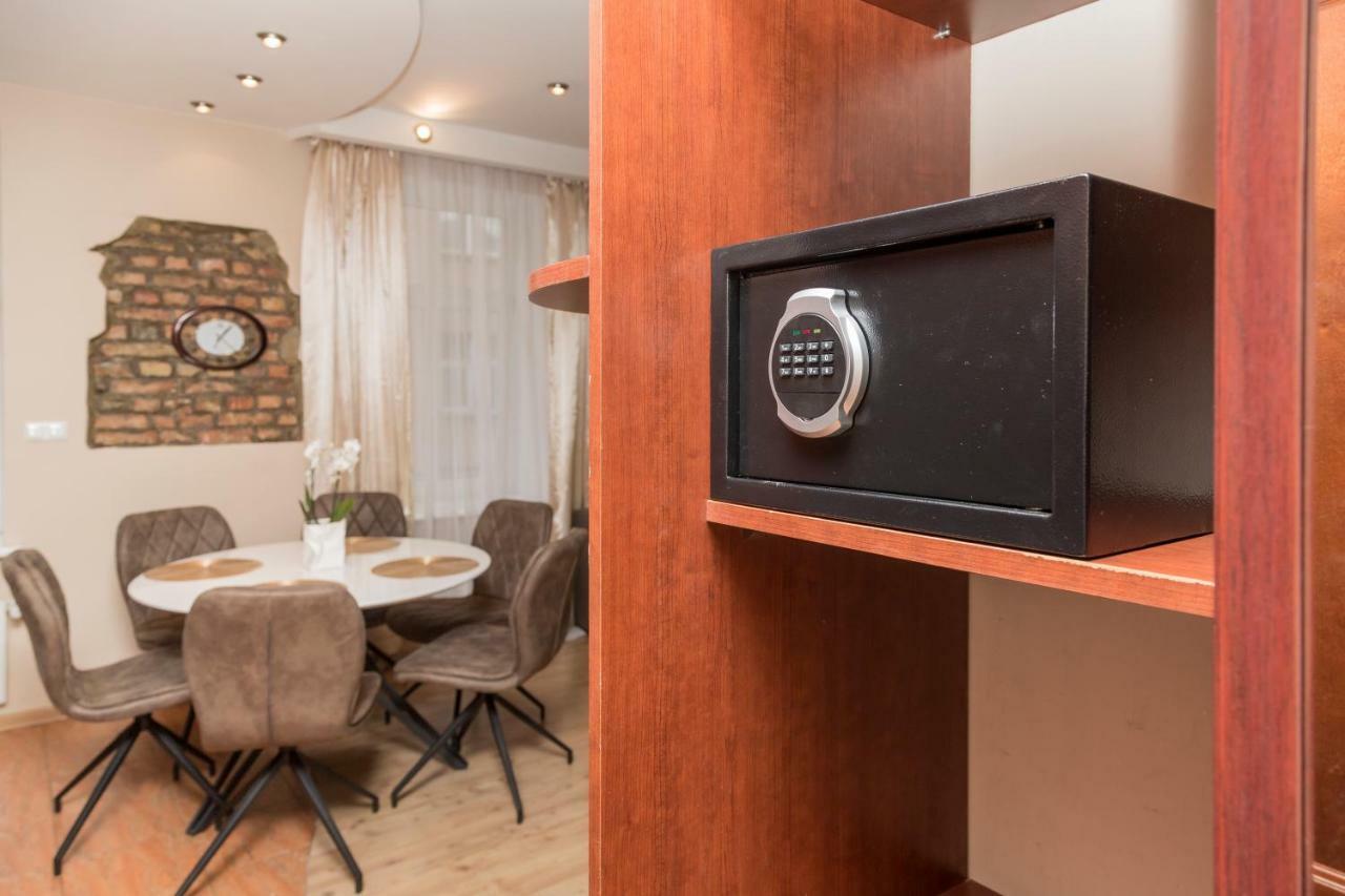 Baltic Amber In Diplomatic District & Free Parking *