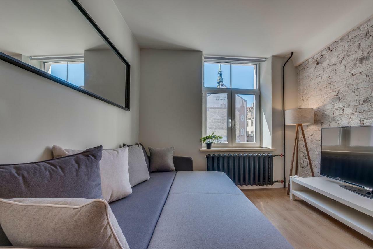 Old Town Black Apartment *