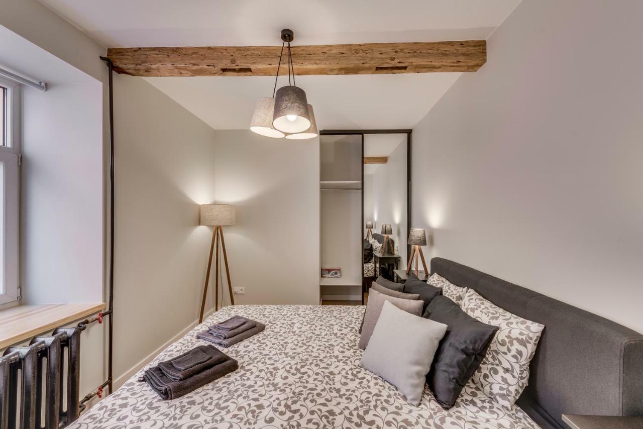 Old Town White Apartment