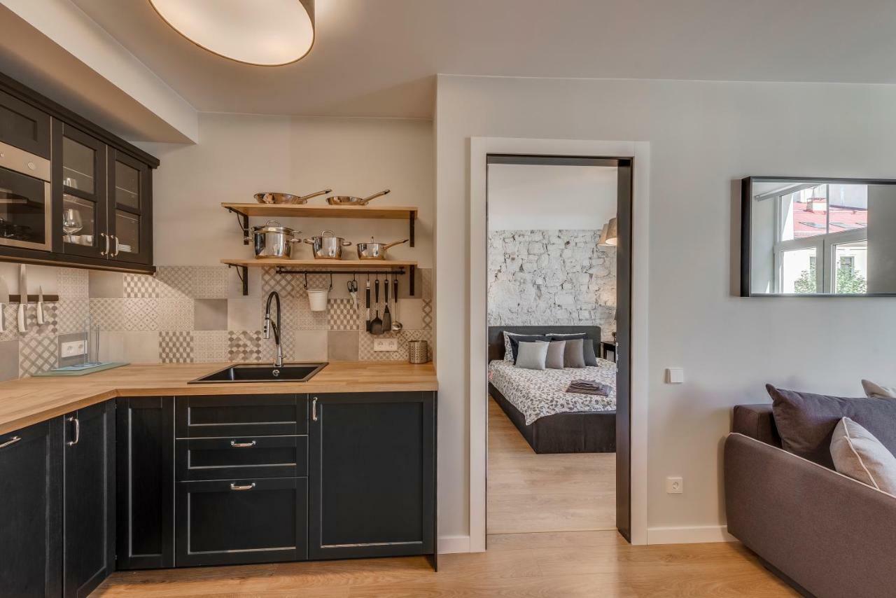 Old Town Black Apartment *