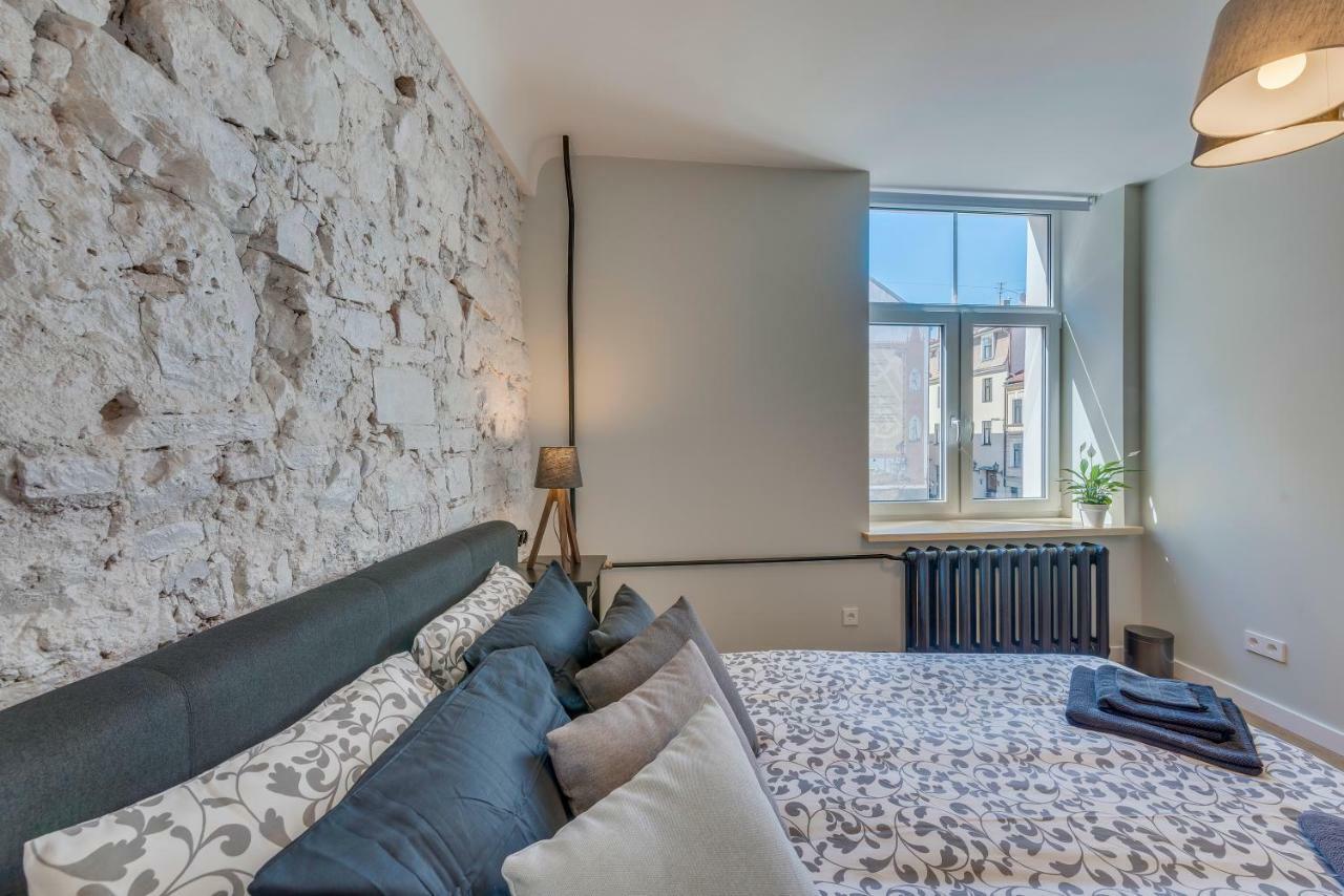 Old Town Black Apartment