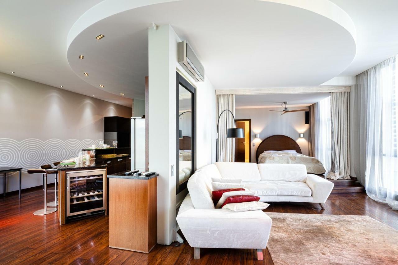 Old Luxury Studio Apartment Riga