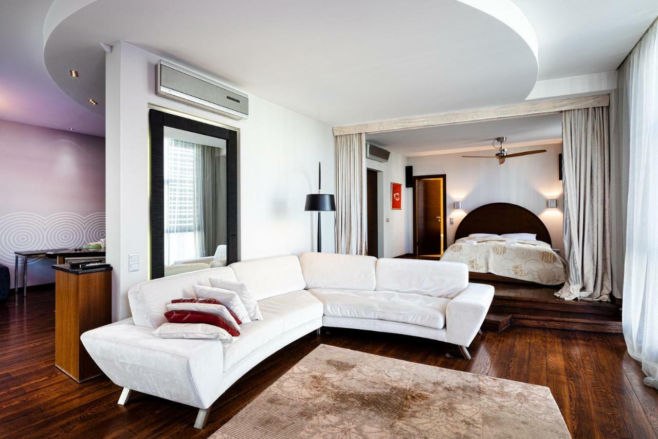 Old Luxury Studio Apartment Riga