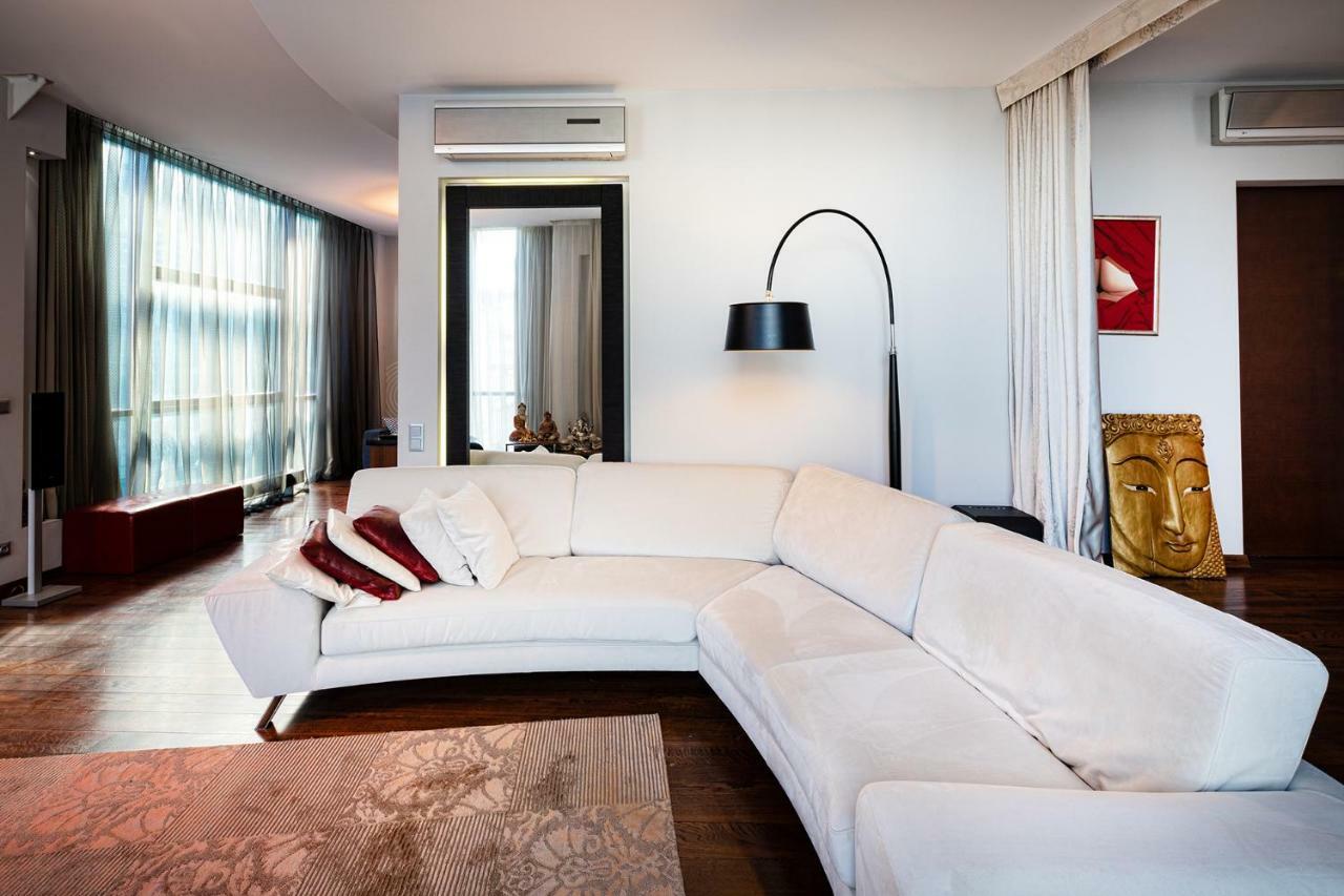 Old Luxury Studio Apartment Riga