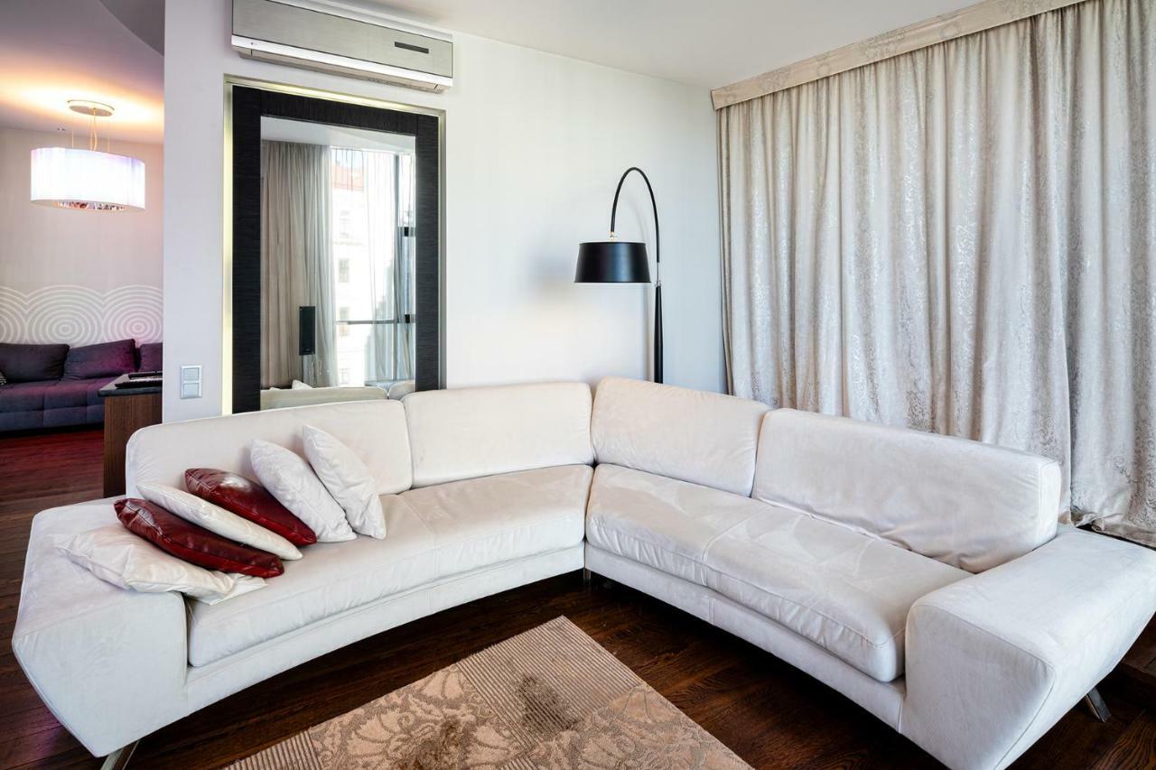 Old Luxury Studio Apartment Riga