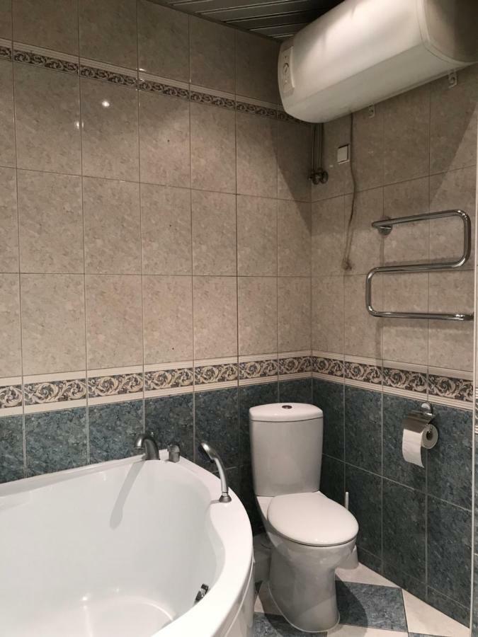 3 Bedrooms With Free Parking And River View Apartment Riga