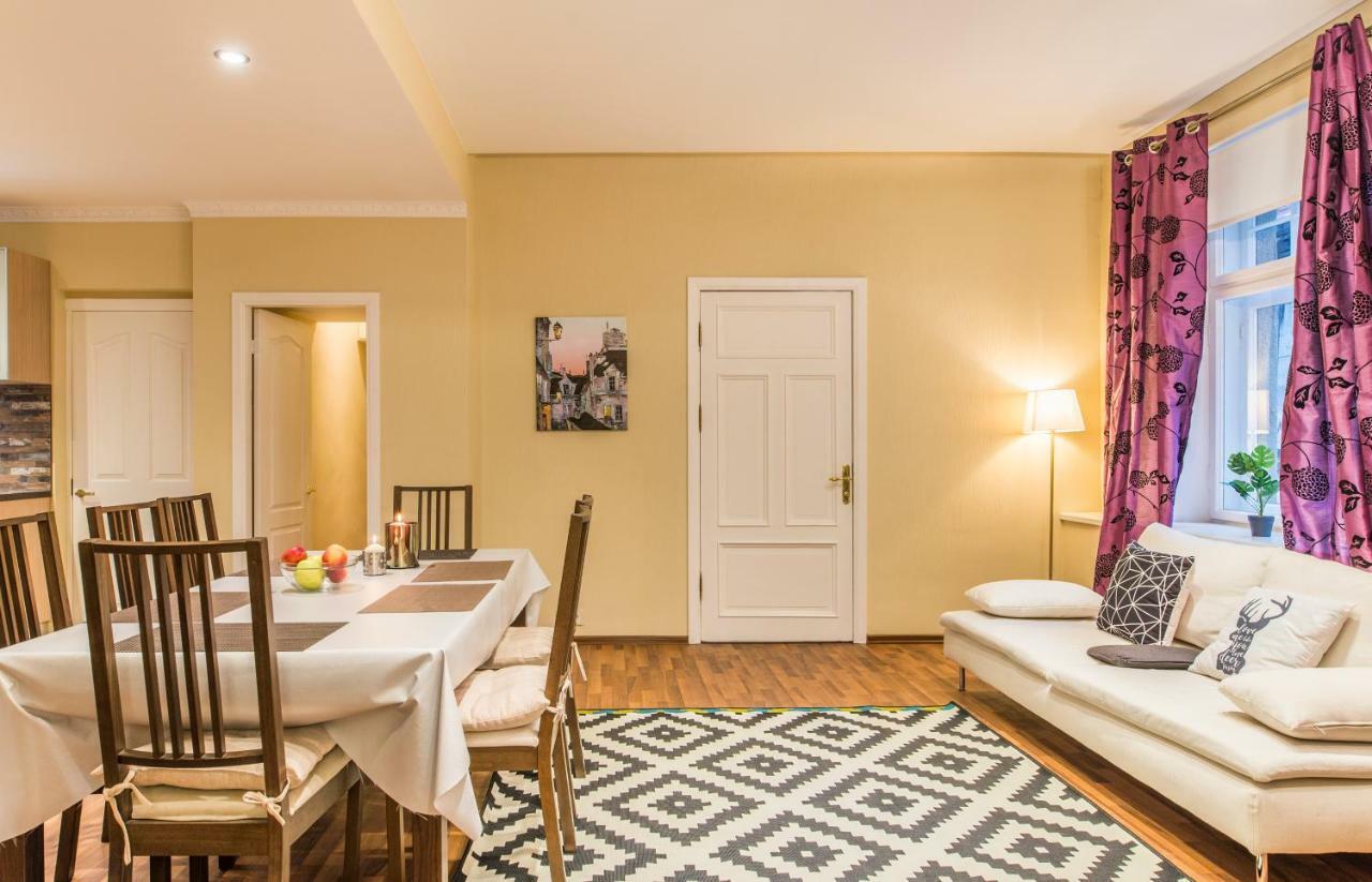 Apartment Charming Spacious 3 Bedroom In Old Town