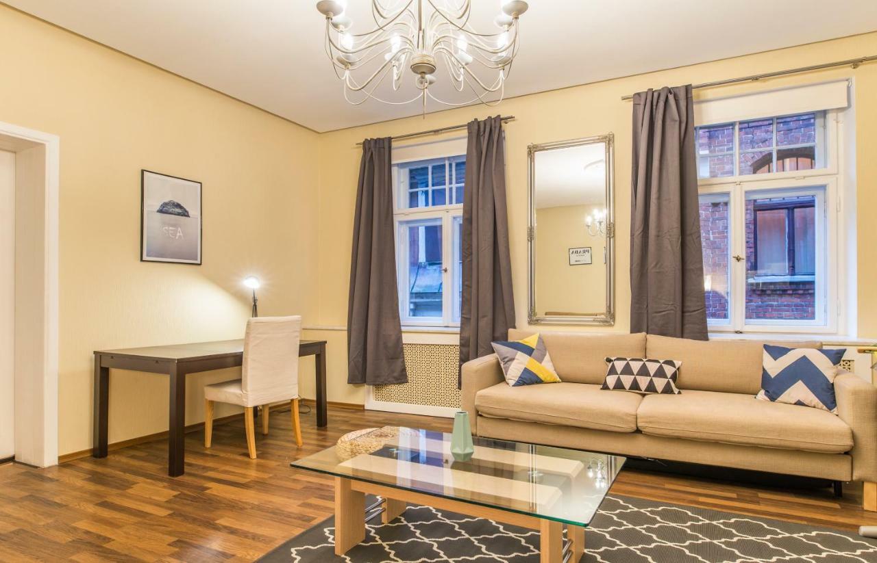 Charming Spacious 3 Bedroom In Old Town Apartment