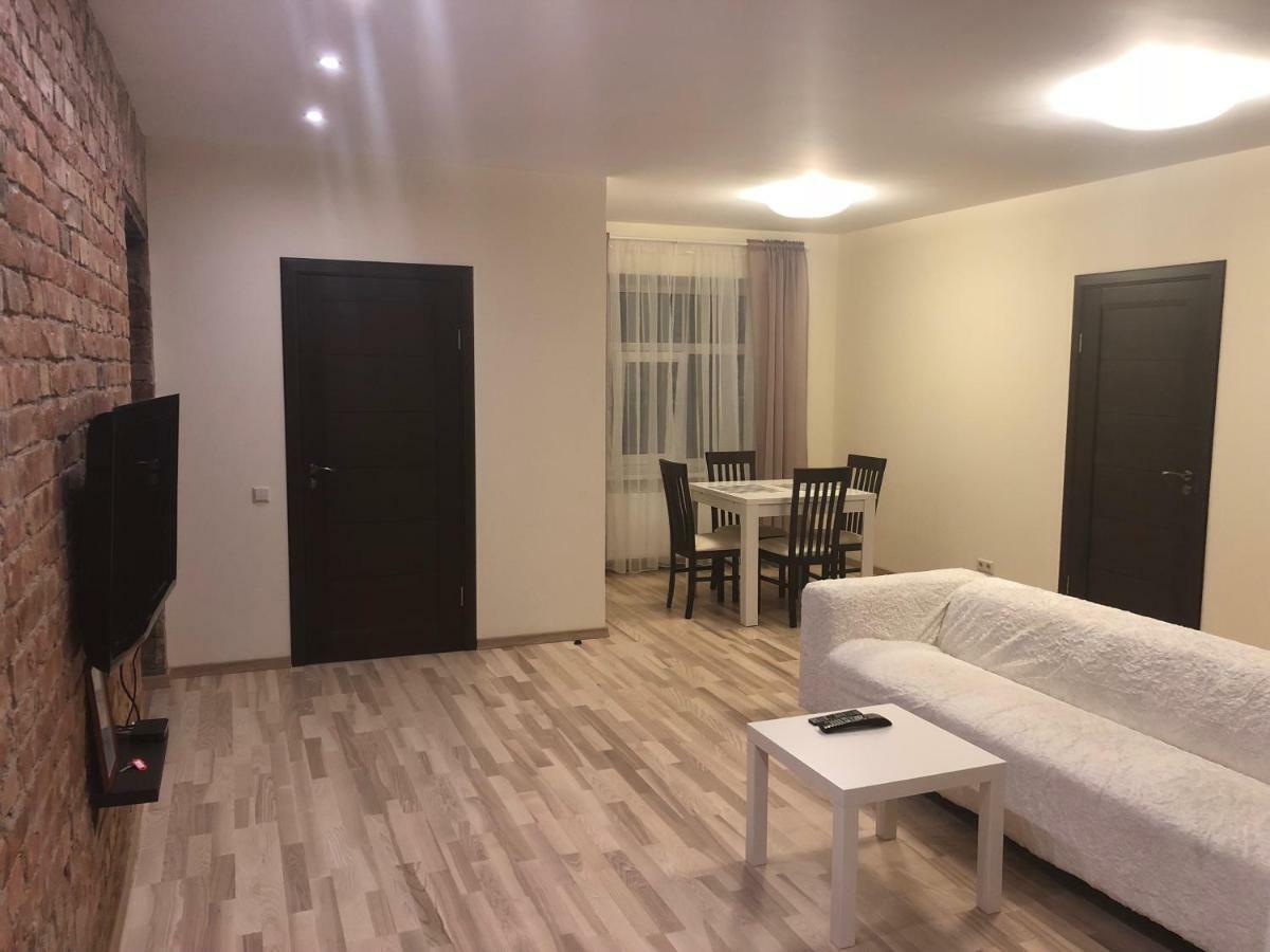 Apartment Riverside Embassy 2. Spacious/free Parking