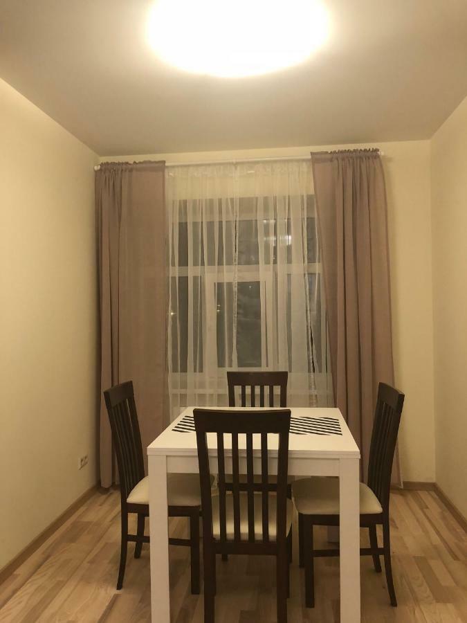 Riverside Embassy 2. Spacious/free Parking Riga