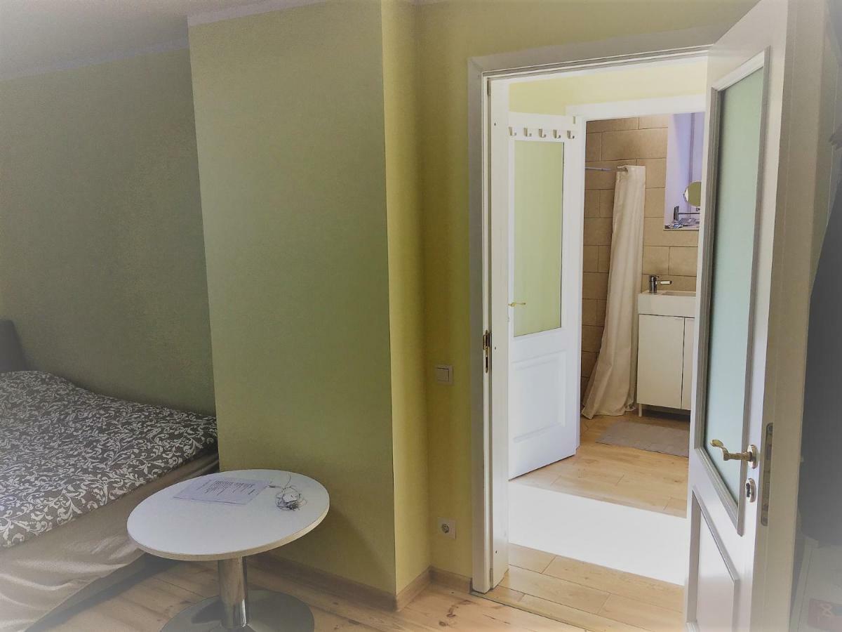 Excelent With Garden And Free Parking Riga