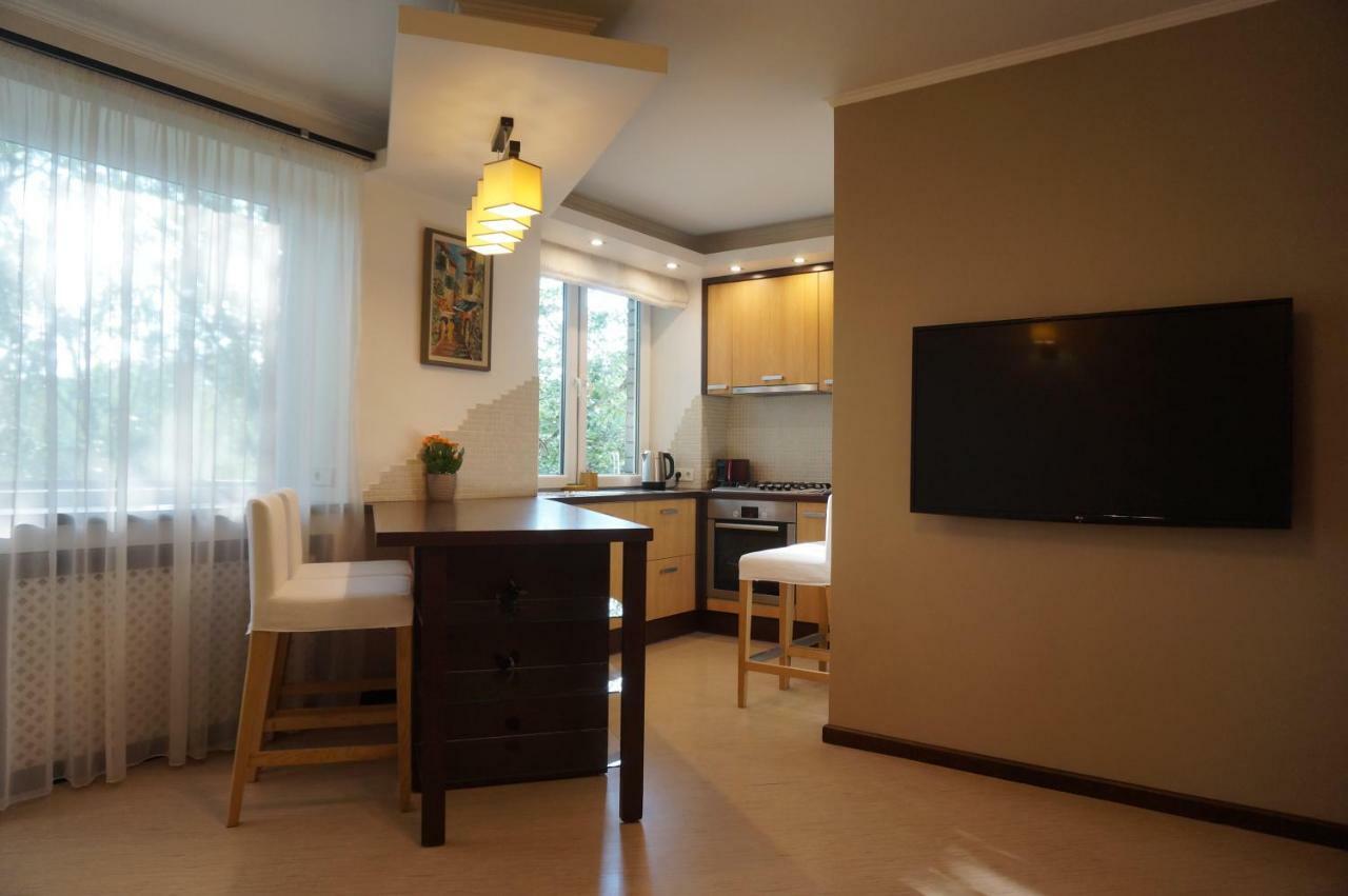 Apartment 22 *