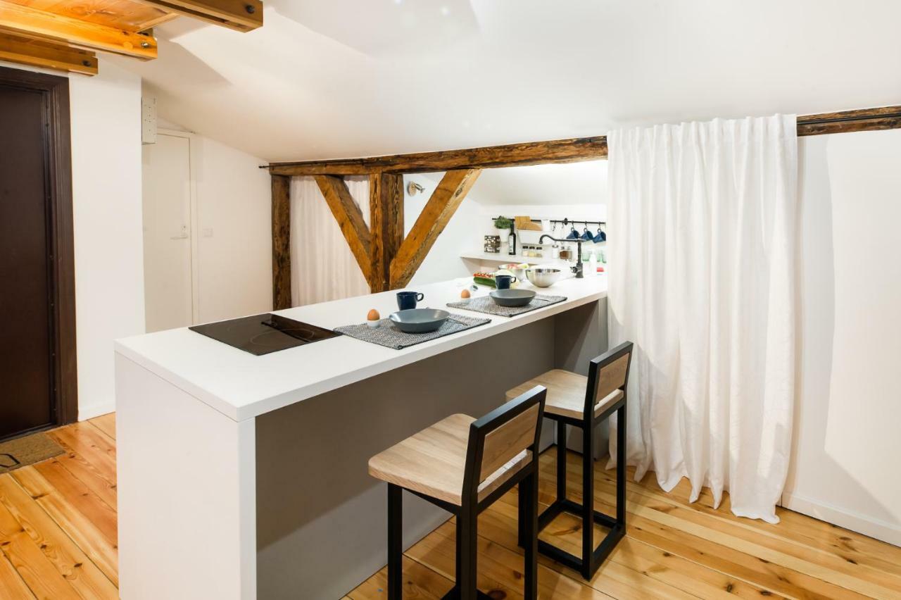 Cozy Mansard Old Town Aptartment, Ac *
